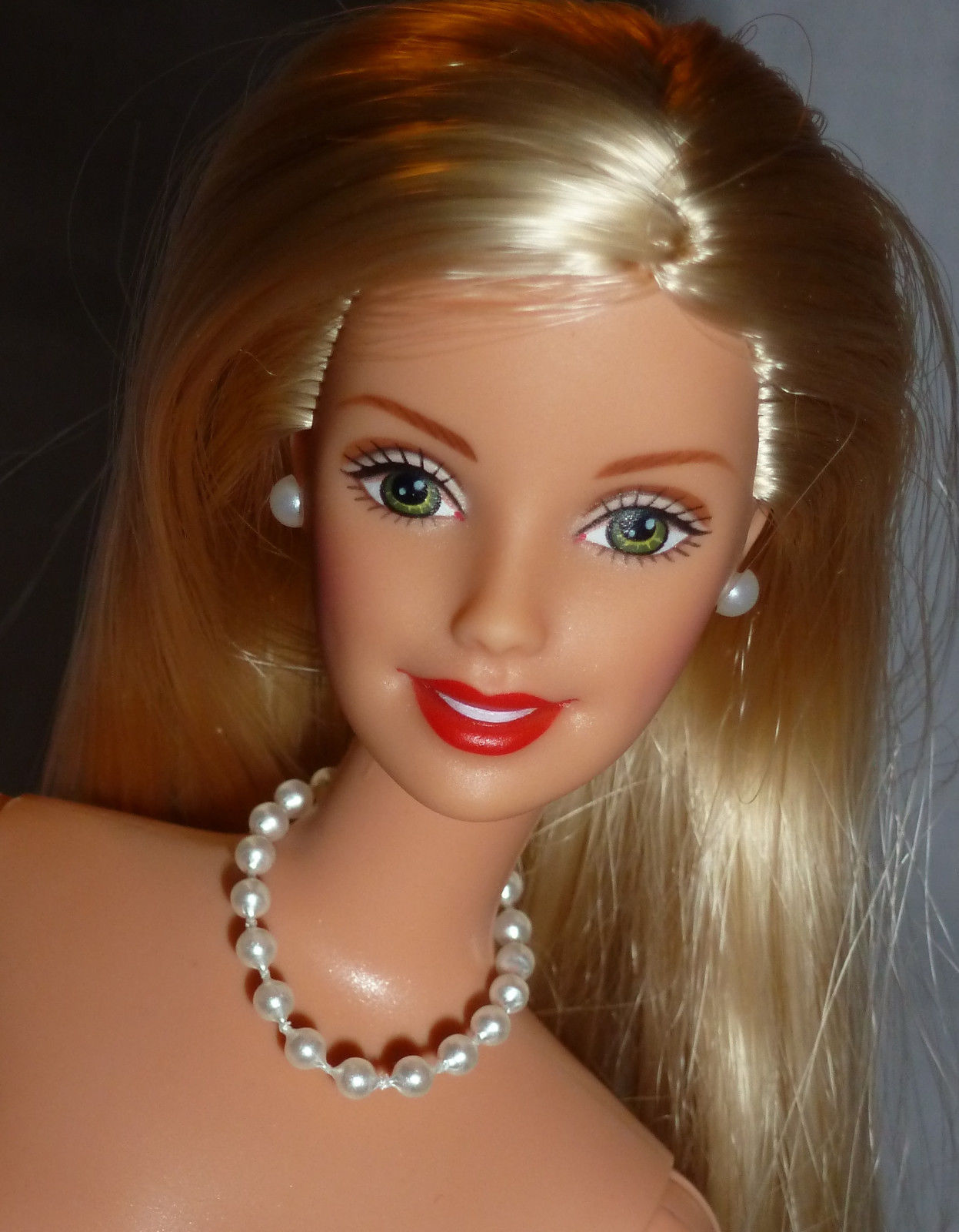 BLONDE TALKING WORKING WOMAN GENERATION BARBIE DOLL-nude