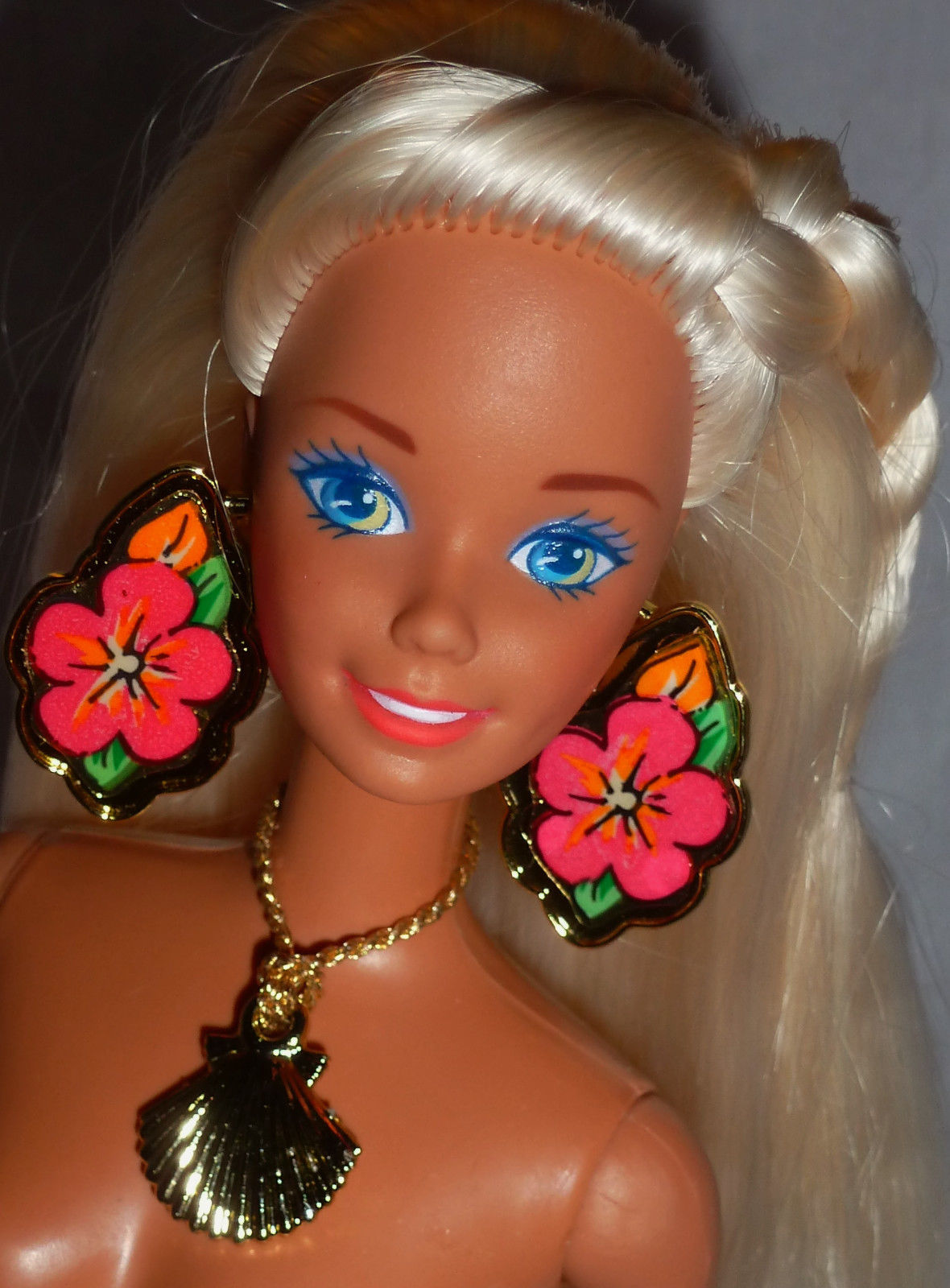 Nude Tropical Splash BLONDE BLUE EYES FLOWER EARRING Superstar
